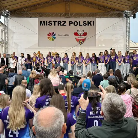 Rzeszów - Siatkarki KS DevelopRes Rzeszów świętują mistrzostwo Polski - fot 1