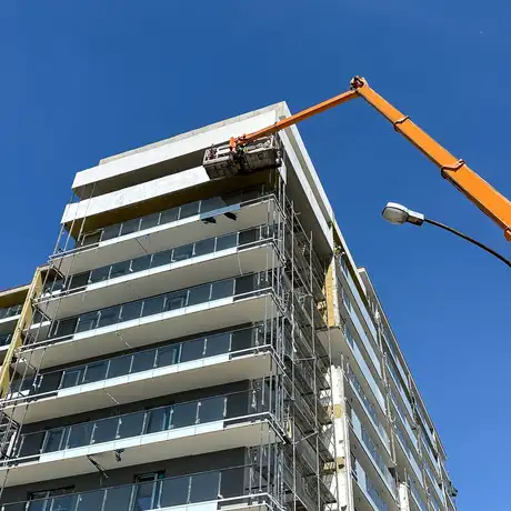 Rzeszów - Budowa 12-piętrowego budynku mieszkalnego przy ul. Langiewicza [29.04.2024] - fot 12