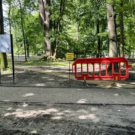 Rzeszów - Rewitalizacja parku na osiedlu Słocina [maj 2025] - fot 26