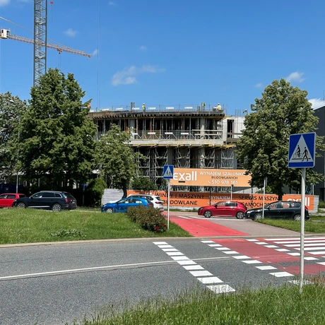 Rzeszów - Budowa wieżowca przy rondzie Pobitno w Rzeszowie [czerwiec 2025] - fot 14