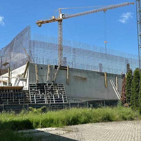 Rzeszów - Budowa wieżowca przy rondzie Pobitno w Rzeszowie [czerwiec 2025] - fot 12