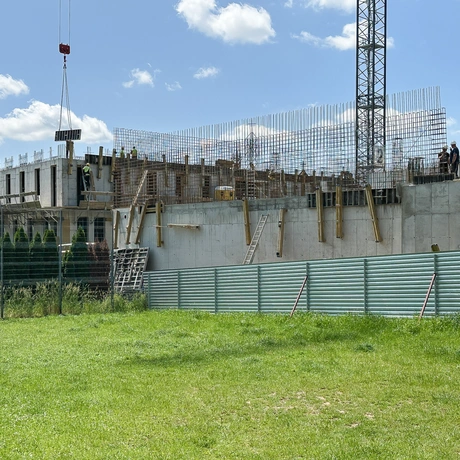 Rzeszów - Budowa wieżowca przy rondzie Pobitno w Rzeszowie [czerwiec 2025] - fot 4