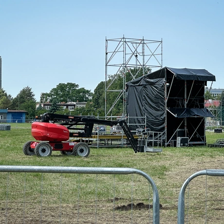 Rzeszów - KultURalia 2025. Budowa miasteczka studenckiego i wielkiej sceny koncertowej - fot 3