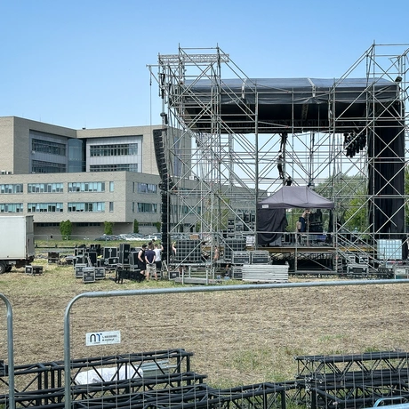Rzeszów - KultURalia 2025. Budowa miasteczka studenckiego i wielkiej sceny koncertowej - fot 1