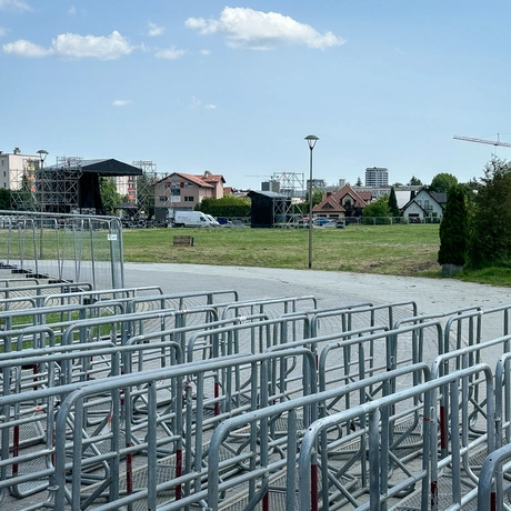 Rzeszów - KultURalia 2025. Budowa miasteczka studenckiego i wielkiej sceny koncertowej - fot 12