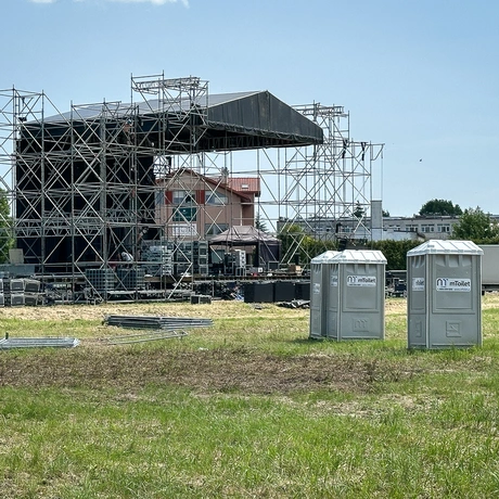 Rzeszów - KultURalia 2025. Budowa miasteczka studenckiego i wielkiej sceny koncertowej - fot 22