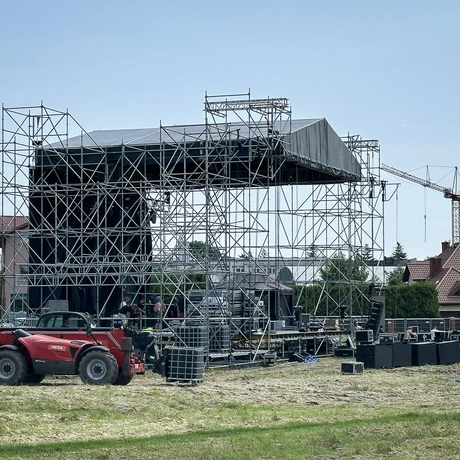 Rzeszów - KultURalia 2025. Budowa miasteczka studenckiego i wielkiej sceny koncertowej - fot 16