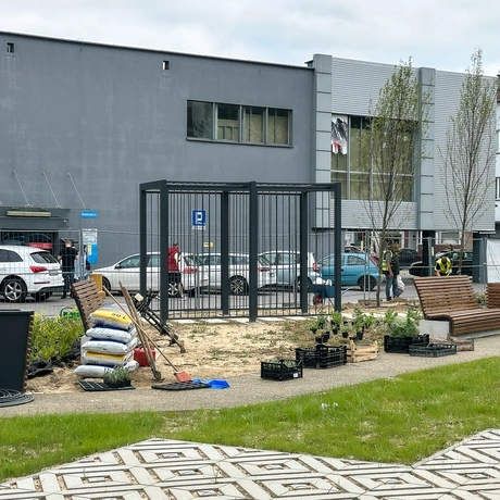 Rzeszów - Budowa ogrodu kieszonkowego w centrum Rzeszowa, przy ul. Jagiellońskiej [czerwiec 2025] - fot 10