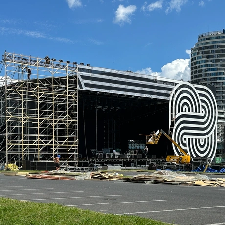 Rzeszów - Budowa sceny Koncertu Głównego ESK 2025 - fot 1