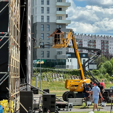 Rzeszów - Budowa sceny Koncertu Głównego ESK 2025 - fot 2