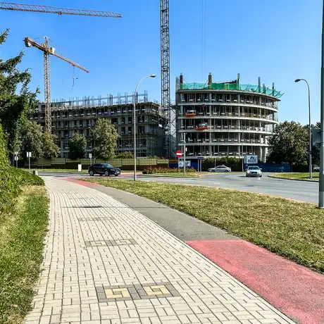 Rzeszów - Budowa 17-piętrowego wieżowca przy rondzie Pobitno [wrzesień 2025] - fot 7