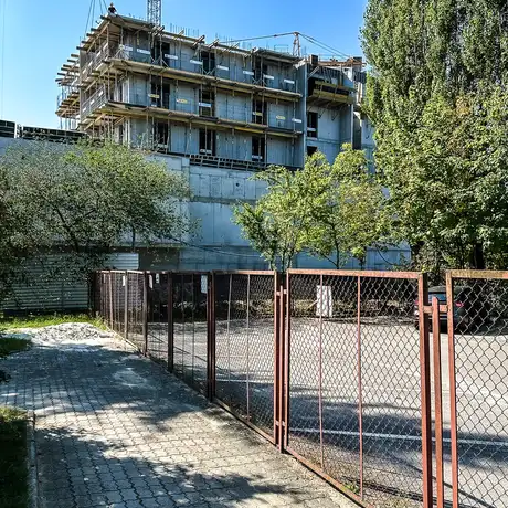 Rzeszów - Budowa 17-piętrowego wieżowca przy rondzie Pobitno [wrzesień 2025] - fot 10