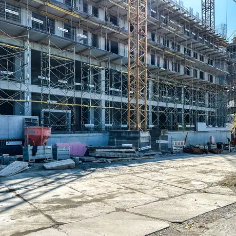 Rzeszów - Budowa 17-piętrowego wieżowca przy rondzie Pobitno [wrzesień 2025] - fot 16
