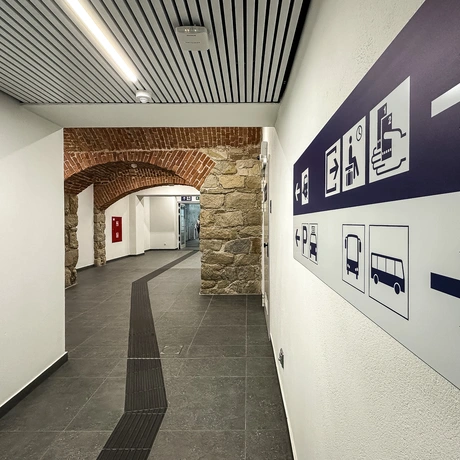 Rzeszów - Budynek i otoczenie dworca PKP Rzeszów Główny po modernizacji (wrzesień 2025) - fot 9
