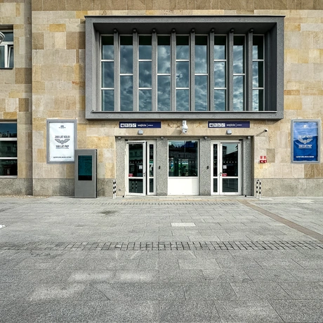 Rzeszów - Budynek i otoczenie dworca PKP Rzeszów Główny po modernizacji (wrzesień 2025) - fot 12
