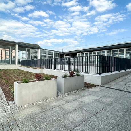 Rzeszów - Budynek i otoczenie dworca PKP Rzeszów Główny po modernizacji (wrzesień 2025) - fot 27