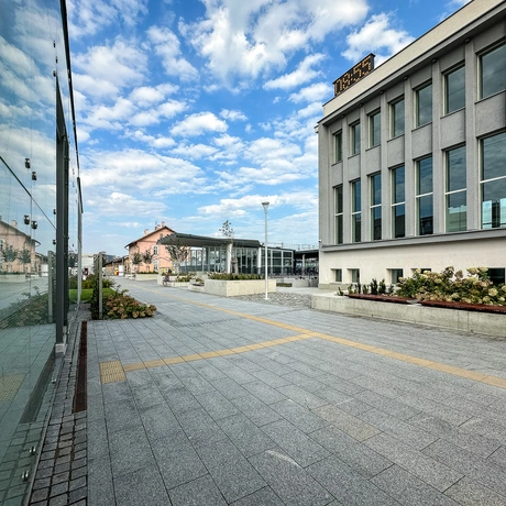 Rzeszów - Budynek i otoczenie dworca PKP Rzeszów Główny po modernizacji (wrzesień 2025) - fot 29