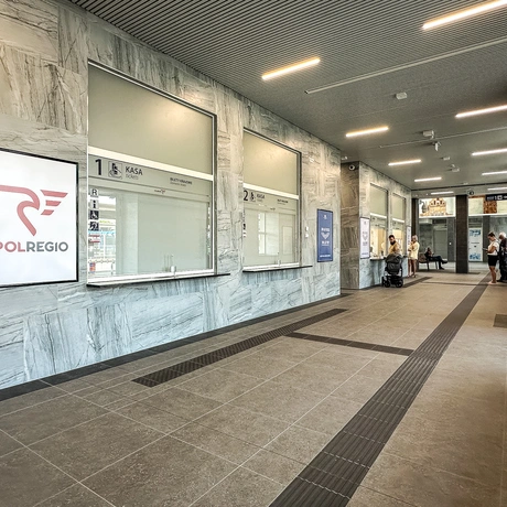 Rzeszów - Budynek i otoczenie dworca PKP Rzeszów Główny po modernizacji (wrzesień 2025) - fot 21