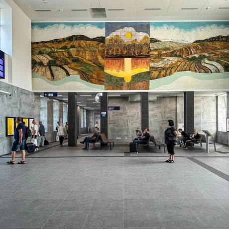 Rzeszów - Budynek i otoczenie dworca PKP Rzeszów Główny po modernizacji (wrzesień 2025) - fot 41