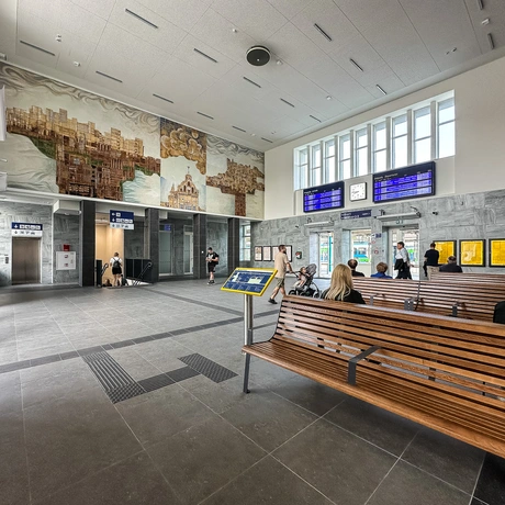 Rzeszów - Budynek i otoczenie dworca PKP Rzeszów Główny po modernizacji (wrzesień 2025) - fot 51