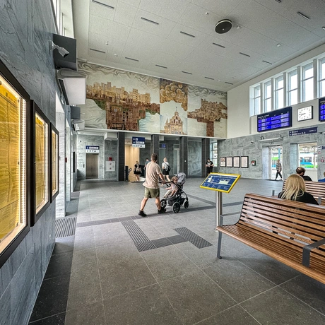 Rzeszów - Budynek i otoczenie dworca PKP Rzeszów Główny po modernizacji (wrzesień 2025) - fot 55