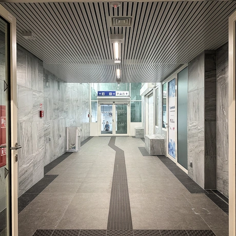 Rzeszów - Budynek i otoczenie dworca PKP Rzeszów Główny po modernizacji (wrzesień 2025) - fot 60