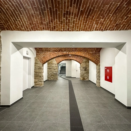 Rzeszów - Budynek i otoczenie dworca PKP Rzeszów Główny po modernizacji (wrzesień 2025) - fot 58