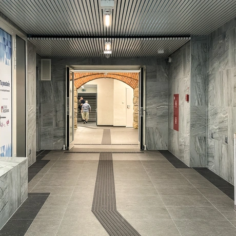 Rzeszów - Budynek i otoczenie dworca PKP Rzeszów Główny po modernizacji (wrzesień 2025) - fot 61