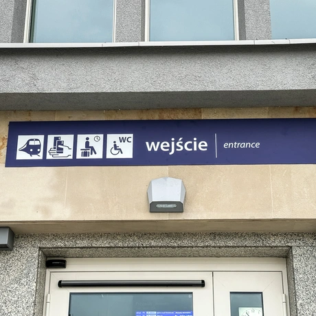 Rzeszów - Budynek i otoczenie dworca PKP Rzeszów Główny po modernizacji (wrzesień 2025) - fot 84