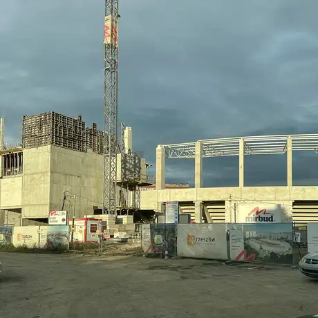 Rzeszów - Budowa Podkarpackiego Centrum Lekkiej Atletyki przy ul. Wyspiańskiego [październik 2025] - fot 18