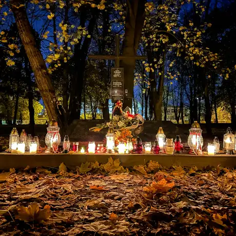 Rzeszów - Noc Wszystkich Świętych na Starym Cmentarzu w Rzeszowie - fot 13