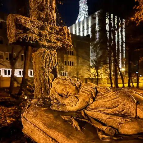 Rzeszów - Noc Wszystkich Świętych na Starym Cmentarzu w Rzeszowie - fot 14