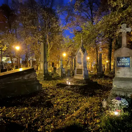 Rzeszów - Noc Wszystkich Świętych na Starym Cmentarzu w Rzeszowie - fot 1