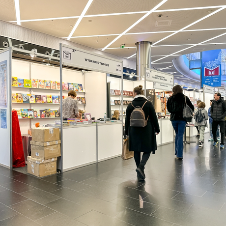 Rzeszów - Świąteczne Targi Książki 2025 w Rzeszowie - fot 38