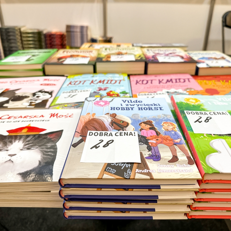 Rzeszów - Świąteczne Targi Książki 2025 w Rzeszowie - fot 32