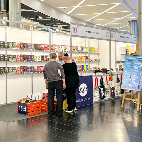 Rzeszów - Świąteczne Targi Książki 2025 w Rzeszowie - fot 2