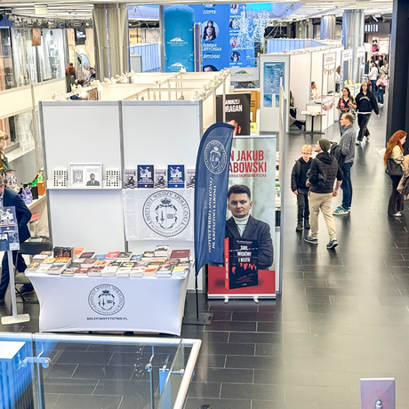 Rzeszów - Świąteczne Targi Książki 2025 w Rzeszowie - fot 22