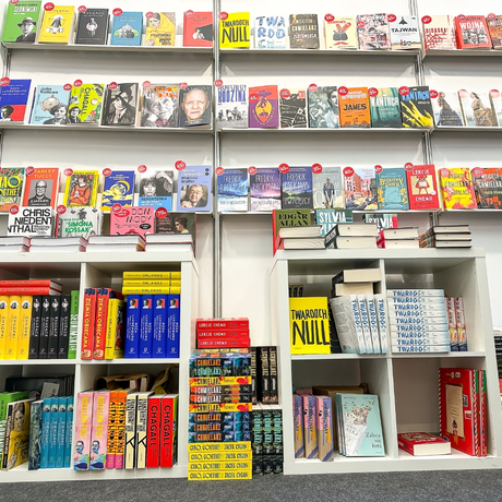 Rzeszów - Świąteczne Targi Książki 2025 w Rzeszowie - fot 23