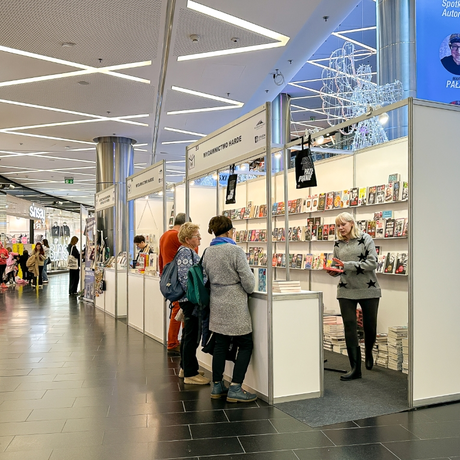 Rzeszów - Świąteczne Targi Książki 2025 w Rzeszowie - fot 7