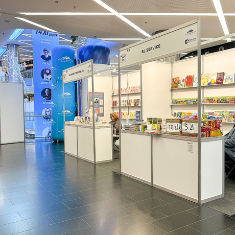 Rzeszów - Świąteczne Targi Książki 2025 w Rzeszowie - fot 10