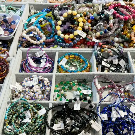 Rzeszów - Listopadowa Giełda Biżuterii i Minerałów w Rzeszowie - fot 14