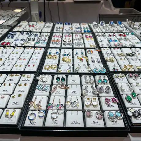 Rzeszów - Listopadowa Giełda Biżuterii i Minerałów w Rzeszowie - fot 55