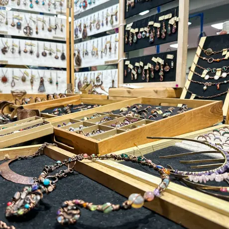 Rzeszów - Listopadowa Giełda Biżuterii i Minerałów w Rzeszowie - fot 48