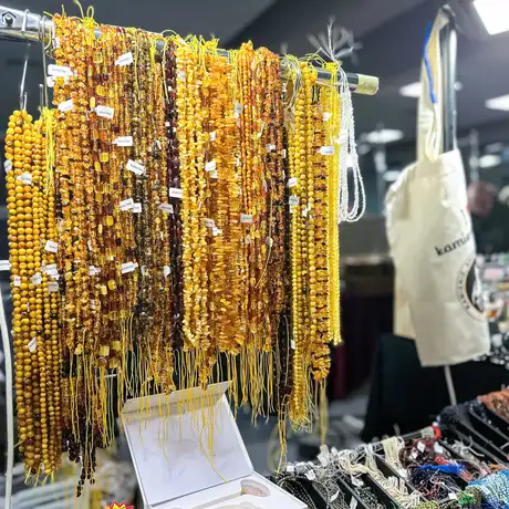 Rzeszów - Listopadowa Giełda Biżuterii i Minerałów w Rzeszowie - fot 36