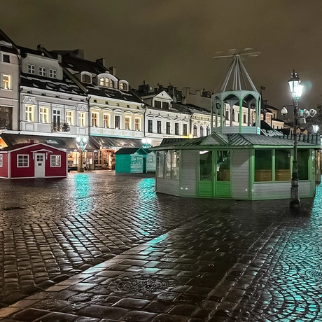 Rzeszów - Budowa Świątecznego Miasteczka w Rzeszowie - fot 7