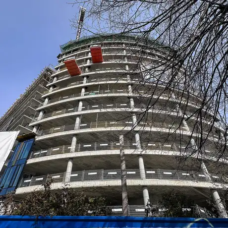 Rzeszów - Budowa 17-piętrowego wieżowca przy rondzie Pobitno - Lwowska 33 [marzec 2026] - fot 12