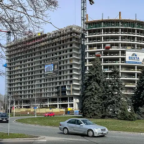 Rzeszów - Budowa 17-piętrowego wieżowca przy rondzie Pobitno - Lwowska 33 [marzec 2026] - fot 1