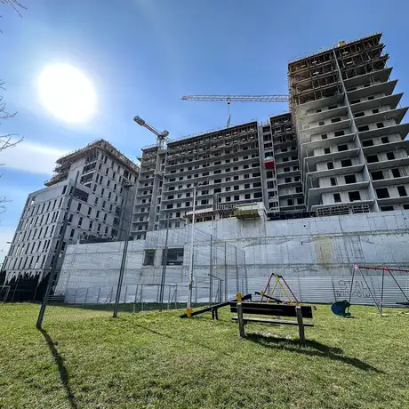 Rzeszów - Budowa 17-piętrowego wieżowca przy rondzie Pobitno - Lwowska 33 [marzec 2026] - fot 30