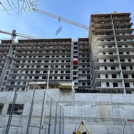 Rzeszów - Budowa 17-piętrowego wieżowca przy rondzie Pobitno - Lwowska 33 [marzec 2026] - fot 24