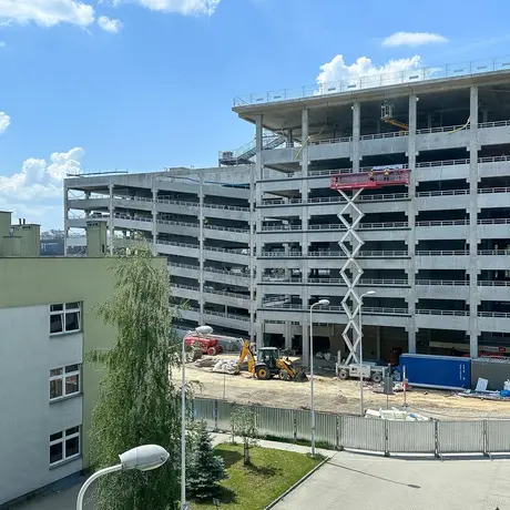 Rzeszów - Budowa piętrowego parkingu i lądowiska przy KSW nr 2 w Rzeszowie [maj 2026] - fot 10